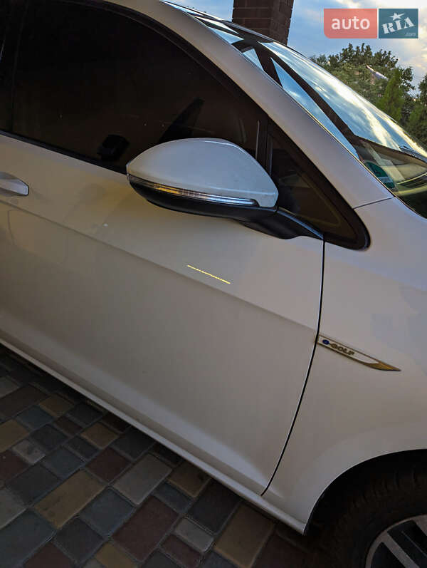 Хетчбек Volkswagen e-Golf 2020 в Дніпрі