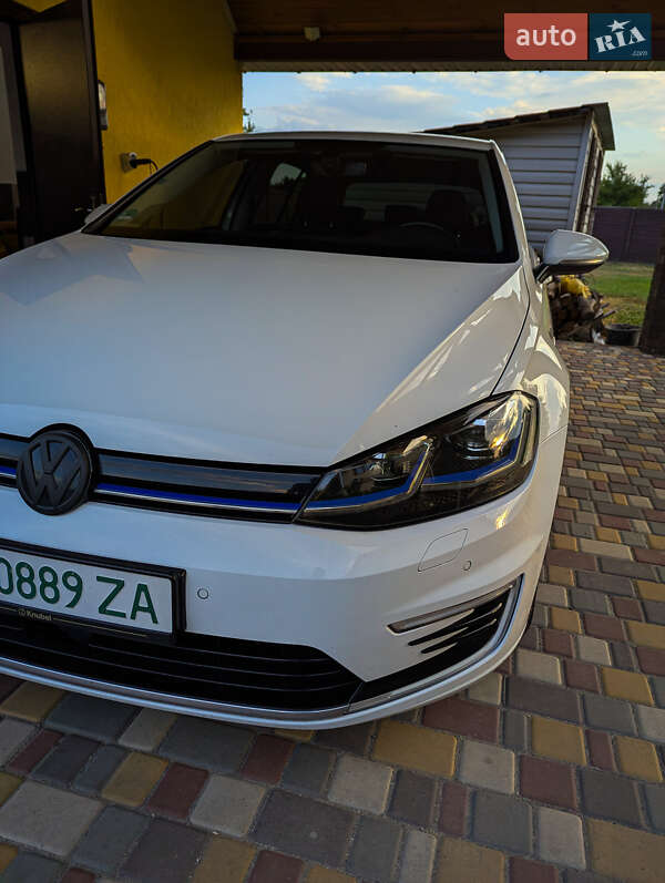 Хетчбек Volkswagen e-Golf 2020 в Дніпрі