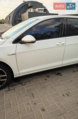 Хэтчбек Volkswagen e-Golf 2020 в Днепре