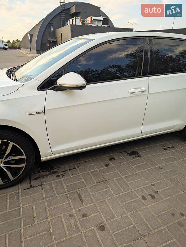 Хетчбек Volkswagen e-Golf 2020 в Дніпрі