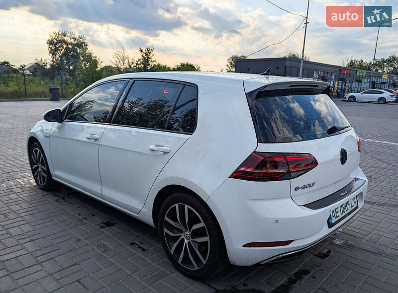 Хетчбек Volkswagen e-Golf 2020 в Дніпрі