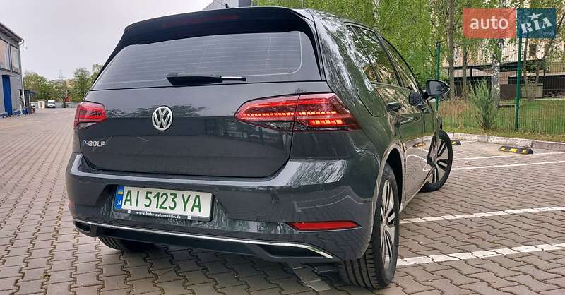Хэтчбек Volkswagen e-Golf 2020 в Киеве