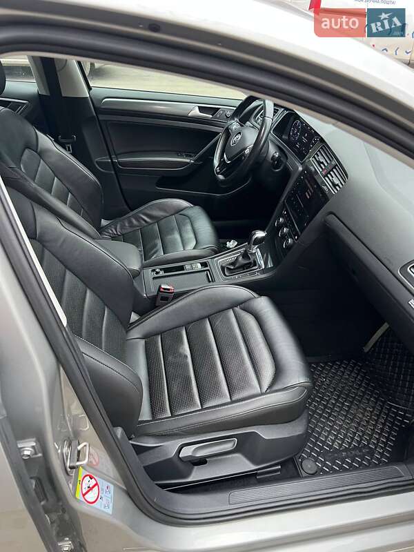 Хетчбек Volkswagen e-Golf 2017 в Черкасах