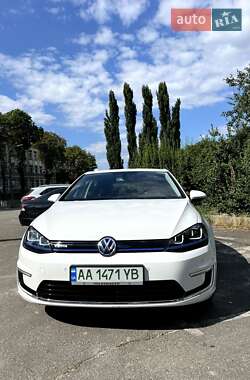 Хетчбек Volkswagen e-Golf 2014 в Києві