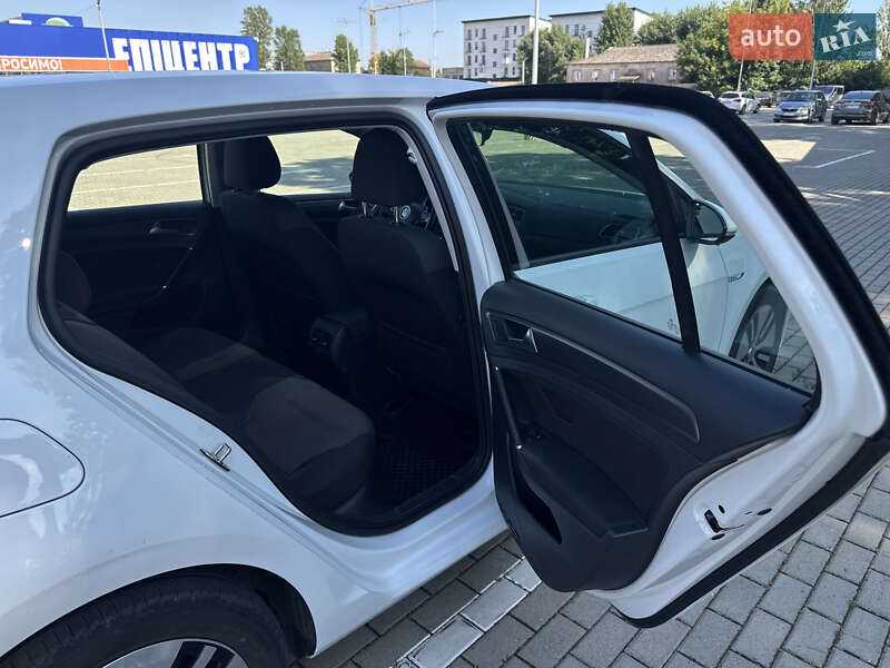 Хетчбек Volkswagen e-Golf 2018 в Тернополі