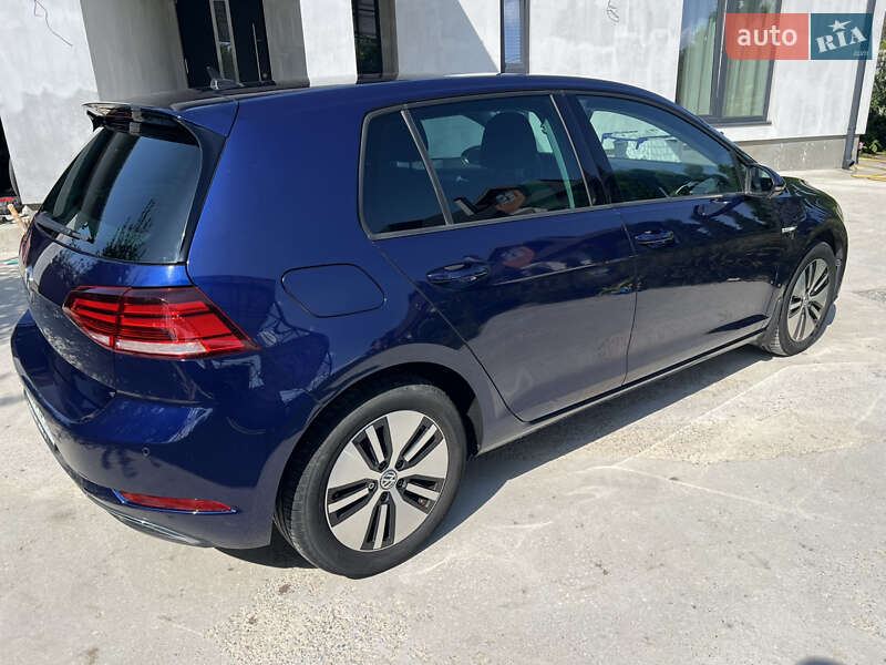 Хэтчбек Volkswagen e-Golf 2017 в Киеве
