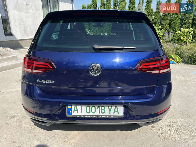 Хэтчбек Volkswagen e-Golf 2017 в Киеве