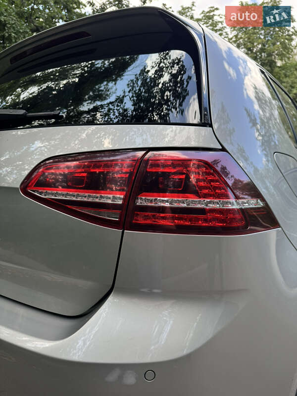 Хетчбек Volkswagen e-Golf 2017 в Харкові