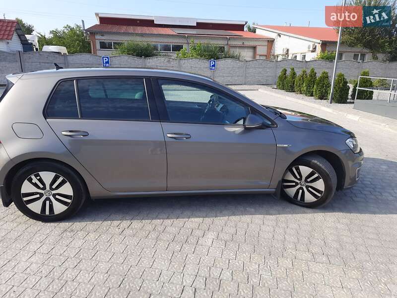 Хетчбек Volkswagen e-Golf 2015 в Запоріжжі