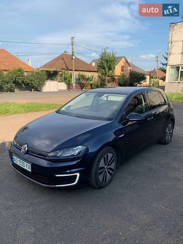 Хетчбек Volkswagen e-Golf 2014 в Мукачевому
