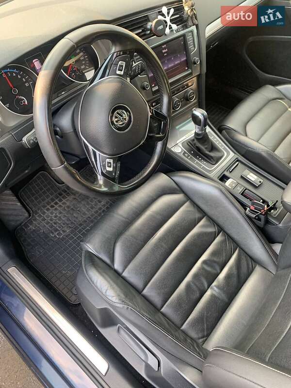 Хетчбек Volkswagen e-Golf 2014 в Мукачевому