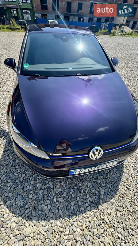 Хэтчбек Volkswagen e-Golf 2019 в Калуше