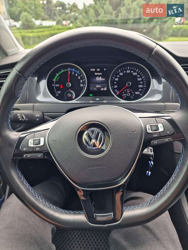 Хэтчбек Volkswagen e-Golf 2019 в Мукачево