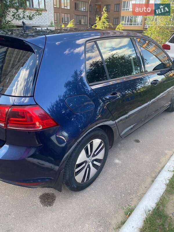 Хэтчбек Volkswagen e-Golf 2016 в Житомире