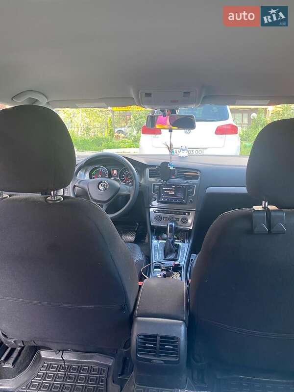 Хэтчбек Volkswagen e-Golf 2016 в Житомире