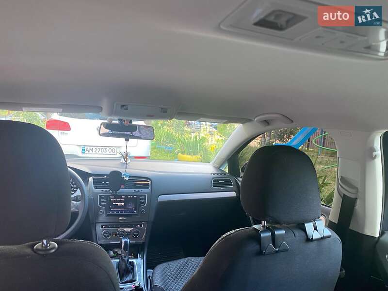 Хэтчбек Volkswagen e-Golf 2016 в Житомире