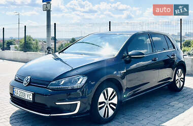 Хэтчбек Volkswagen e-Golf 2015 в Киеве