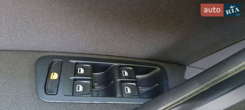 Хетчбек Volkswagen e-Golf 2014 в Житомирі