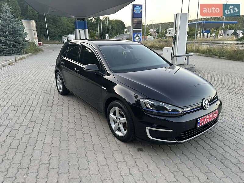 Volkswagen e-Golf 2015