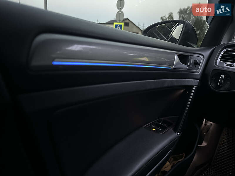 Хэтчбек Volkswagen e-Golf 2015 в Могилев-Подольске фото 29 Хэтчбек Volkswagen e-Golf 2015 в Могилев-Подольске