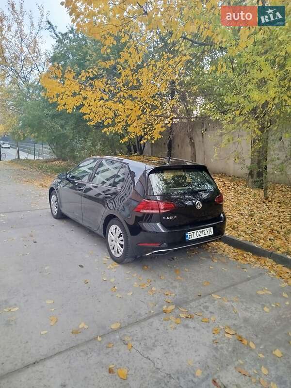 Хетчбек Volkswagen e-Golf 2018 в Івано-Франківську