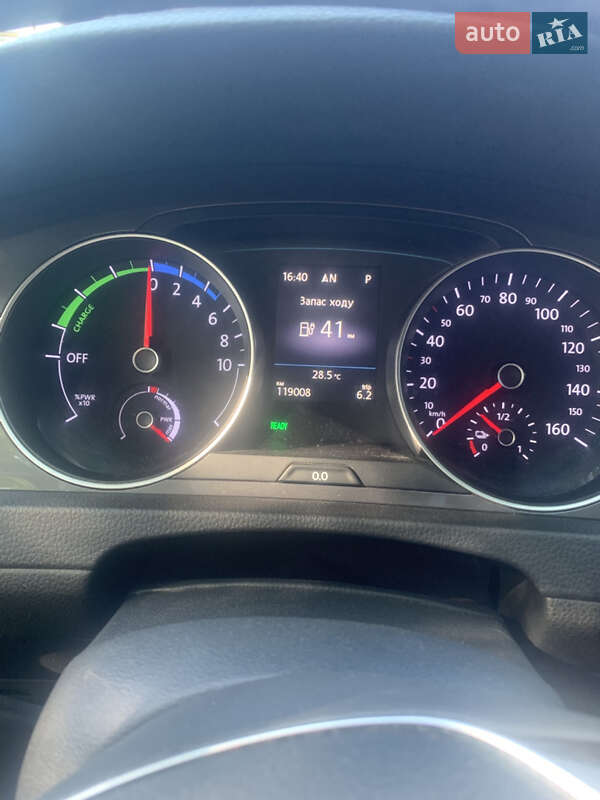 Хэтчбек Volkswagen e-Golf 2016 в Хмельницком