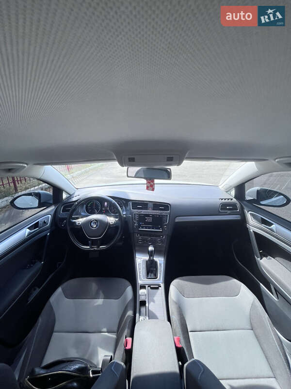 Хетчбек Volkswagen e-Golf 2014 в Кропивницькому фото 13 Хетчбек Volkswagen e-Golf 2014 в Кропивницькому