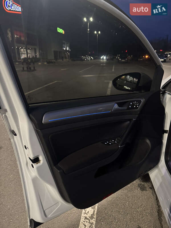 Хетчбек Volkswagen e-Golf 2014 в Кривому Розі