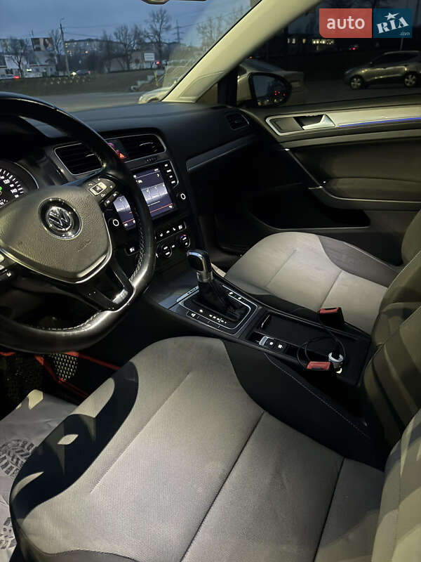 Хетчбек Volkswagen e-Golf 2014 в Кривому Розі