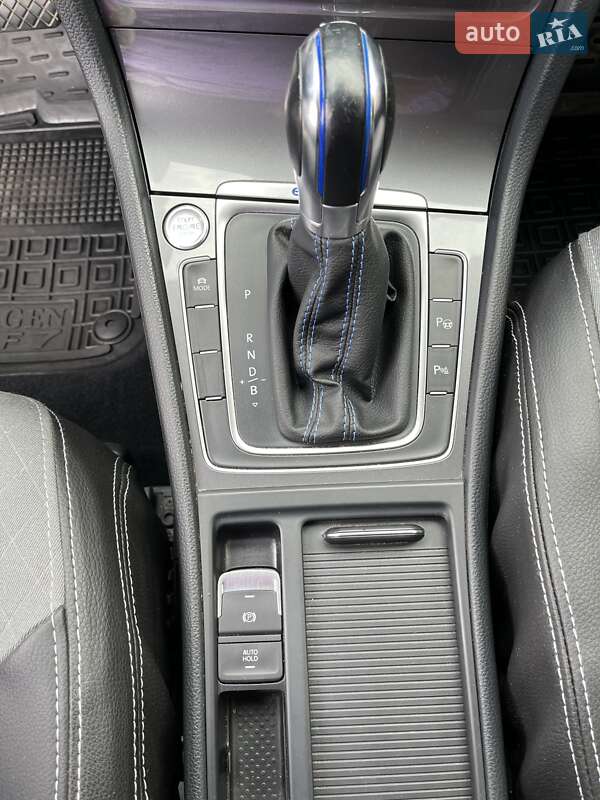 Хетчбек Volkswagen e-Golf 2014 в Луцьку