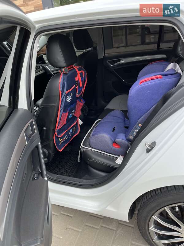 Хетчбек Volkswagen e-Golf 2014 в Луцьку