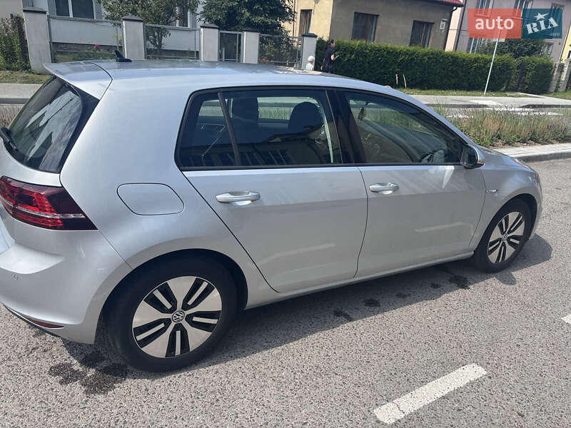 Хэтчбек Volkswagen e-Golf 2016 в Львове
