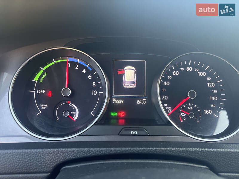 Хэтчбек Volkswagen e-Golf 2016 в Львове