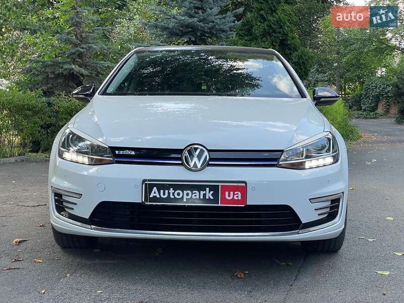 Хетчбек Volkswagen e-Golf 2017 в Києві