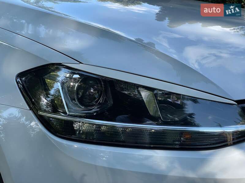 Хетчбек Volkswagen e-Golf 2017 в Києві