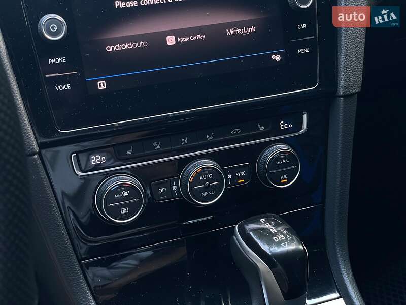 Хетчбек Volkswagen e-Golf 2017 в Києві