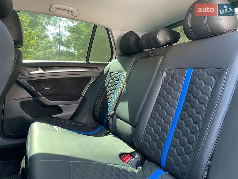 Хетчбек Volkswagen e-Golf 2017 в Києві