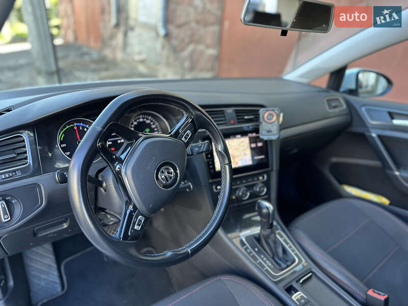 Хэтчбек Volkswagen e-Golf 2019 в Черновцах фото 10 Хэтчбек Volkswagen e-Golf 2019 в Черновцах