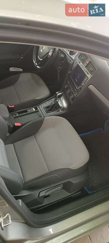 Хетчбек Volkswagen e-Golf 2014 в Львові