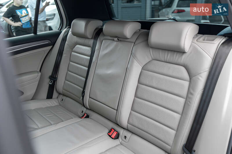 Хэтчбек Volkswagen e-Golf 2018 в Львове фото 19 Хэтчбек Volkswagen e-Golf 2018 в Львове