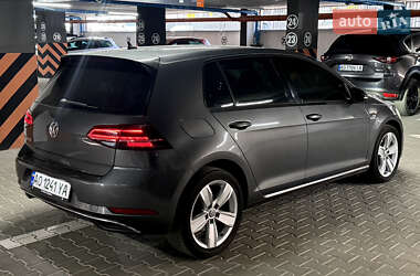 Хэтчбек Volkswagen e-Golf 2018 в Ужгороде