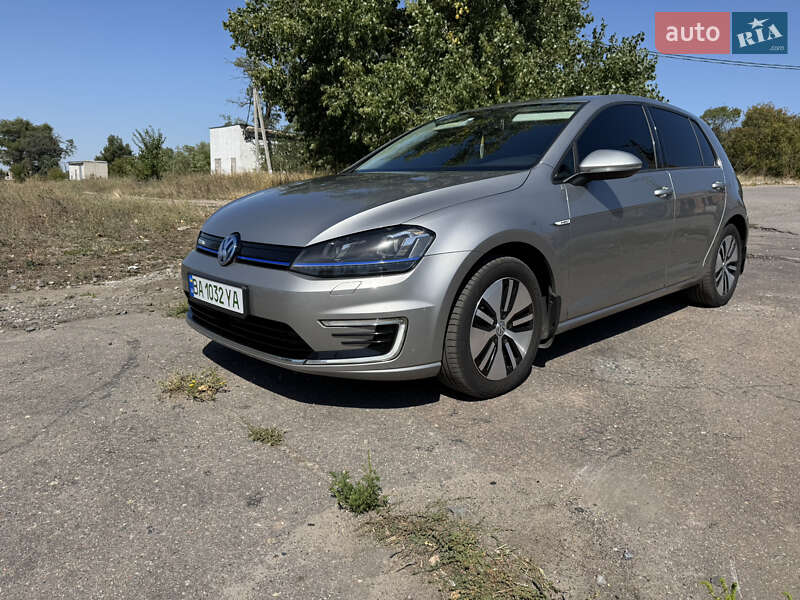 Volkswagen e-Golf 2015