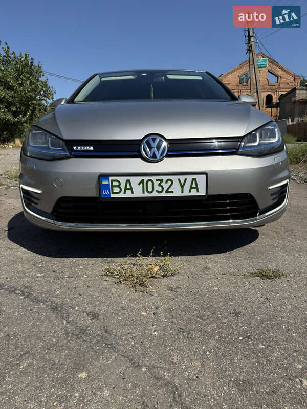 Хетчбек Volkswagen e-Golf 2015 в Кропивницькому