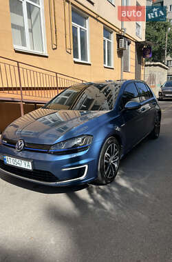 Хэтчбек Volkswagen e-Golf 2014 в Ивано-Франковске