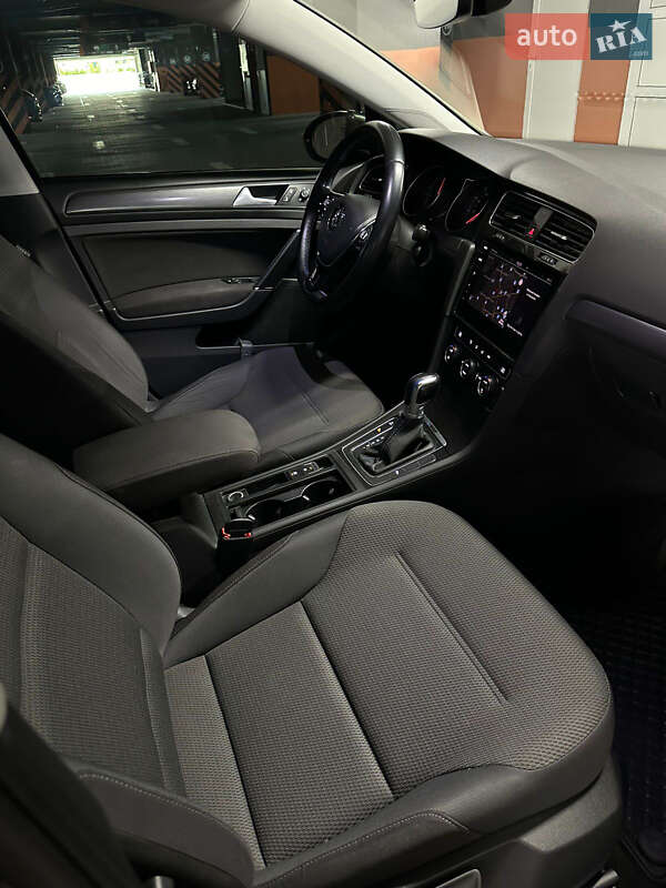 Хэтчбек Volkswagen e-Golf 2018 в Ужгороде фото 14 Хэтчбек Volkswagen e-Golf 2018 в Ужгороде