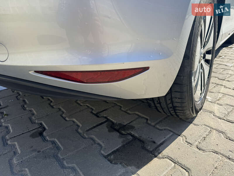 Хетчбек Volkswagen e-Golf 2014 в Хмельницькому