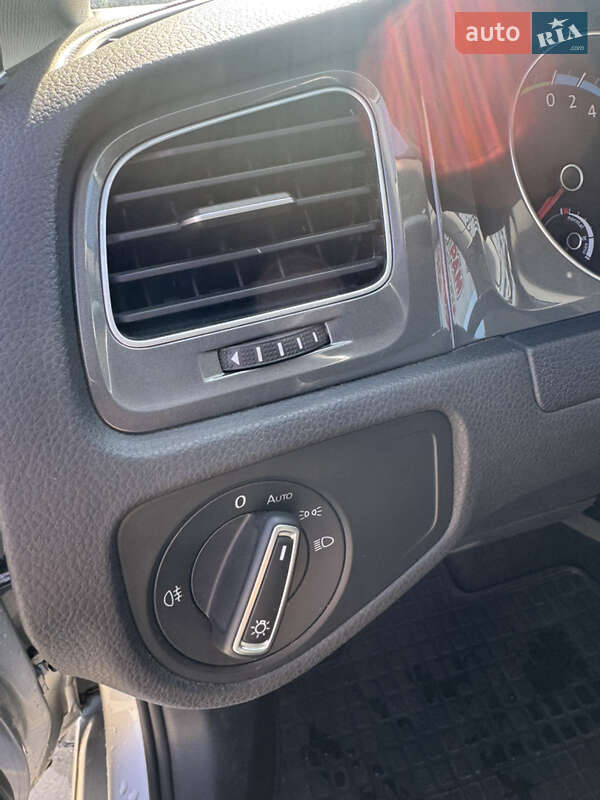 Хетчбек Volkswagen e-Golf 2014 в Хмельницькому