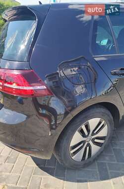 Хэтчбек Volkswagen e-Golf 2015 в Запорожье