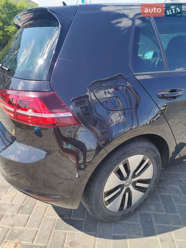 Хетчбек Volkswagen e-Golf 2015 в Запоріжжі