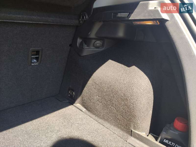 Хетчбек Volkswagen e-Golf 2015 в Запоріжжі